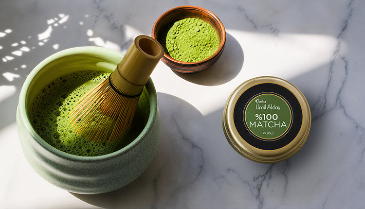 Wie bereitet man kalten Matcha zu? 3 zuckerfreie Matcha-Rezepte für den Sommer